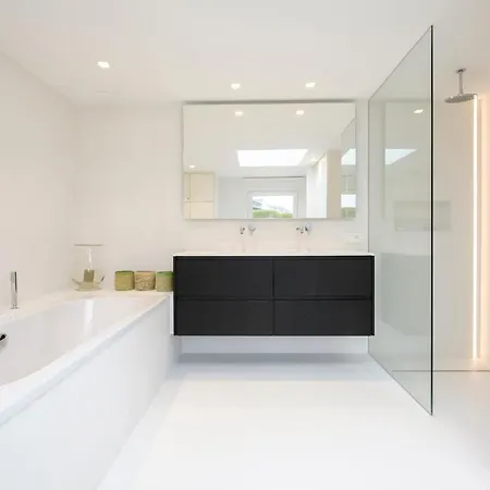 Beautiful 3 Bedrooms Near Zwin With A Garden * 크노케-하이스트